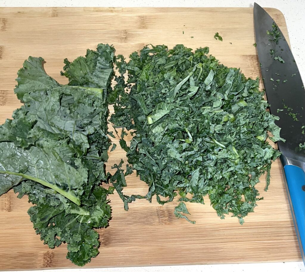 How to chop fresh kale