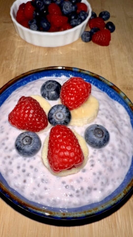 Chia seed in yogurt with berries