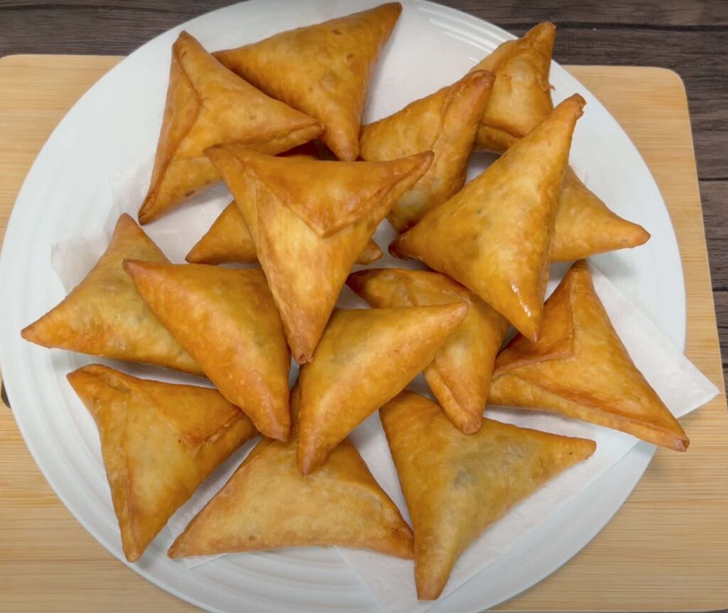 Cooked samosa