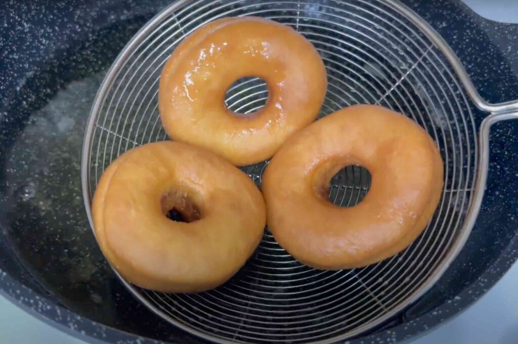 Draining doughnuts off the oil