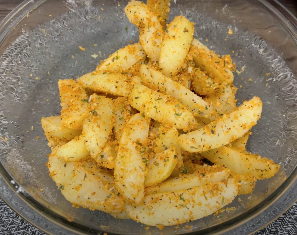 Seasoned potato wedges