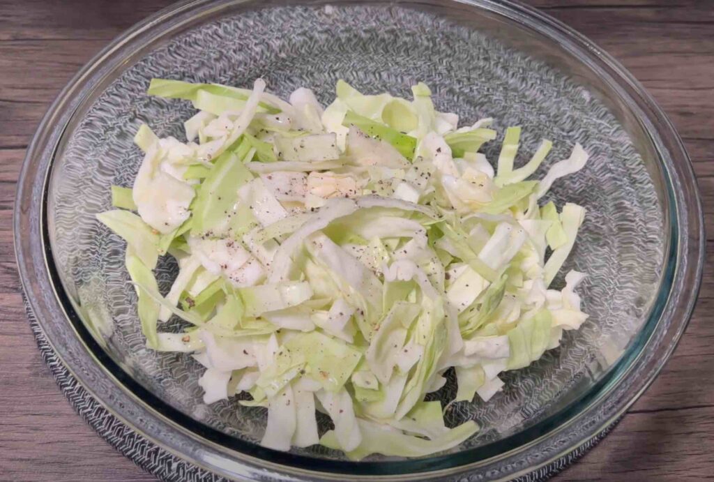 Seasoning cabbage